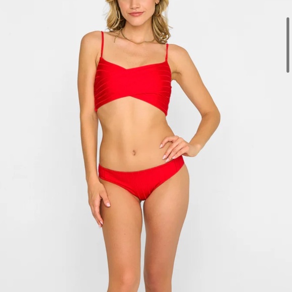 Beach Bunny Gloria Full Bottom Red Shiny Wide Rib NWT - Picture 3 of 5